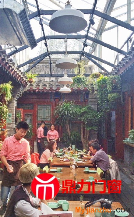 陽(yáng)光房餐廳