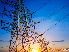 如何理解一級用電負荷應由兩個電源供電？