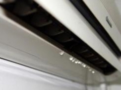 空調有滴水的聲音是什么原因 空調漏水應該怎么檢修