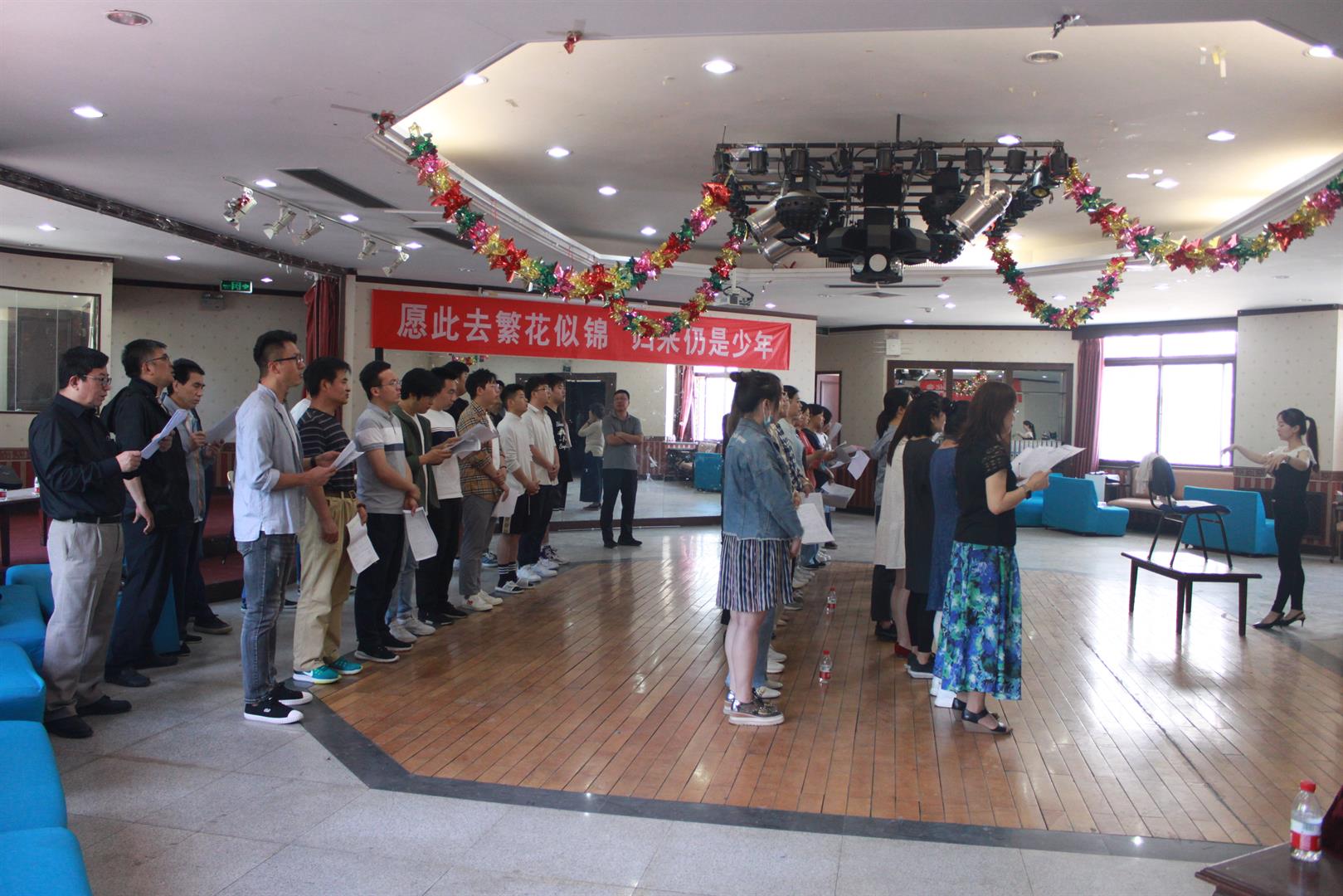 學(xué)院榮獲慶?！鞍倌昙t船頌 七秩遠(yuǎn)航歌”大型主題合唱比賽一等獎
